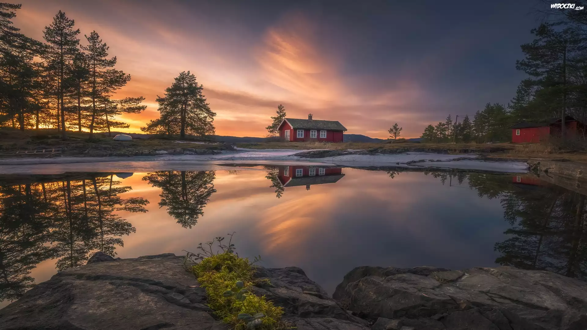 Norwegia, Ringerike, Zachód słońca, Jezioro Vaeleren, Drzewa, Dom