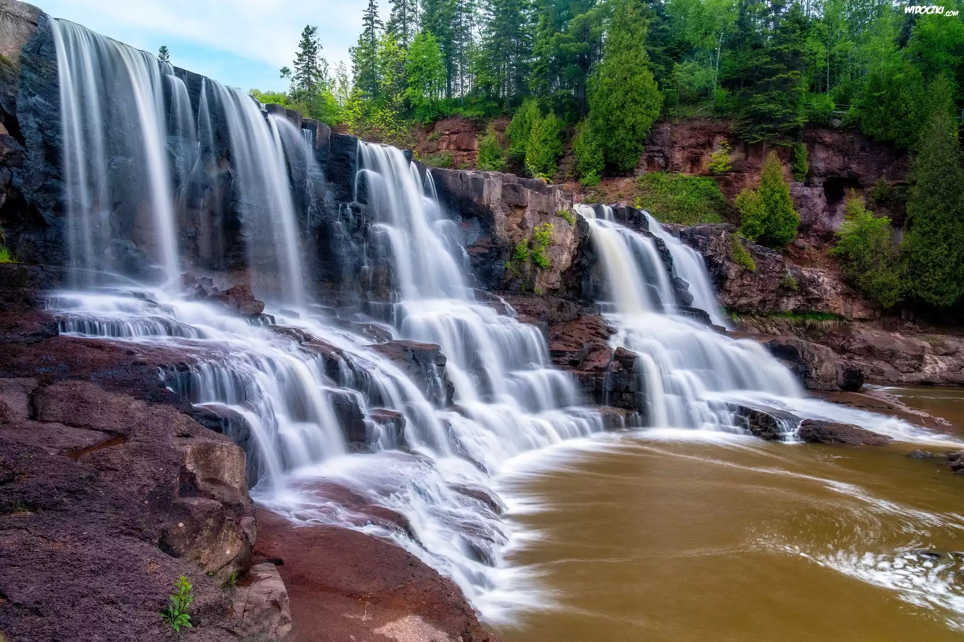 Stany Zjednoczone, Minnesota, Wodospady, Waterfalls Middle Falls, Rzeka, Gooseberry River, Skały, Drzewa