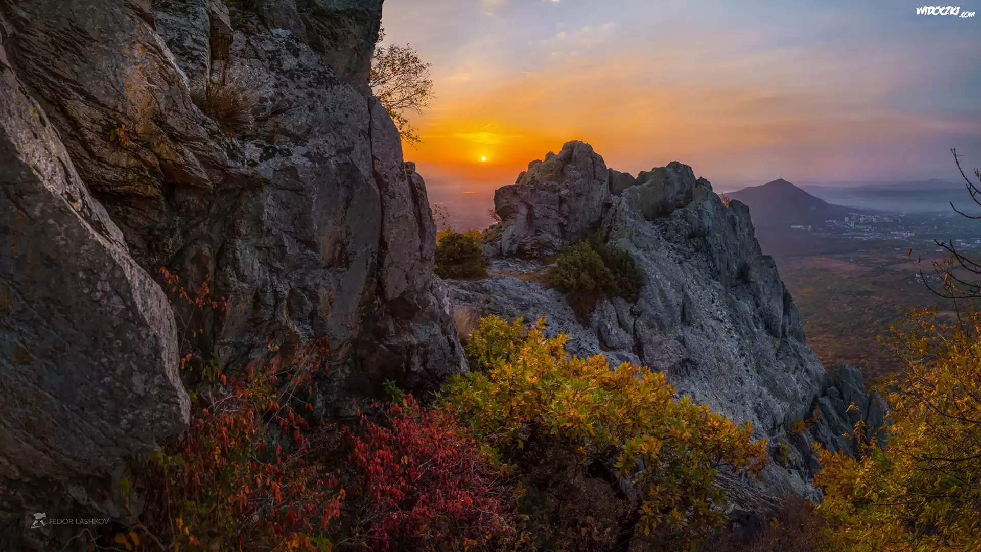 Góry, Skały, Krzewy, Zachód słońca, Północny Kaukaz, Kraj Stawropolski, Rosja