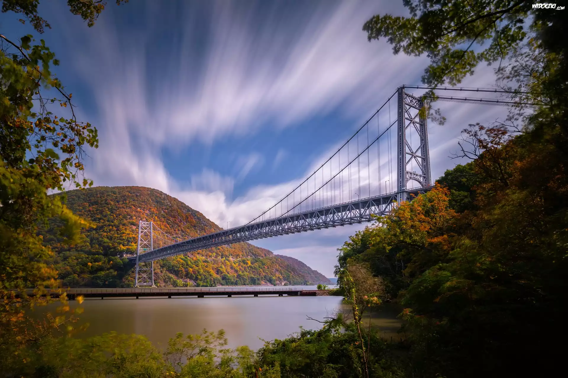 Rzeka Hudson River, Most Bear Mountain Bridge, Purple Heart Veterans Memorial Bridge, Drzewa, Góry, Niebo, Nowy Jork, Stany Zjednoczone