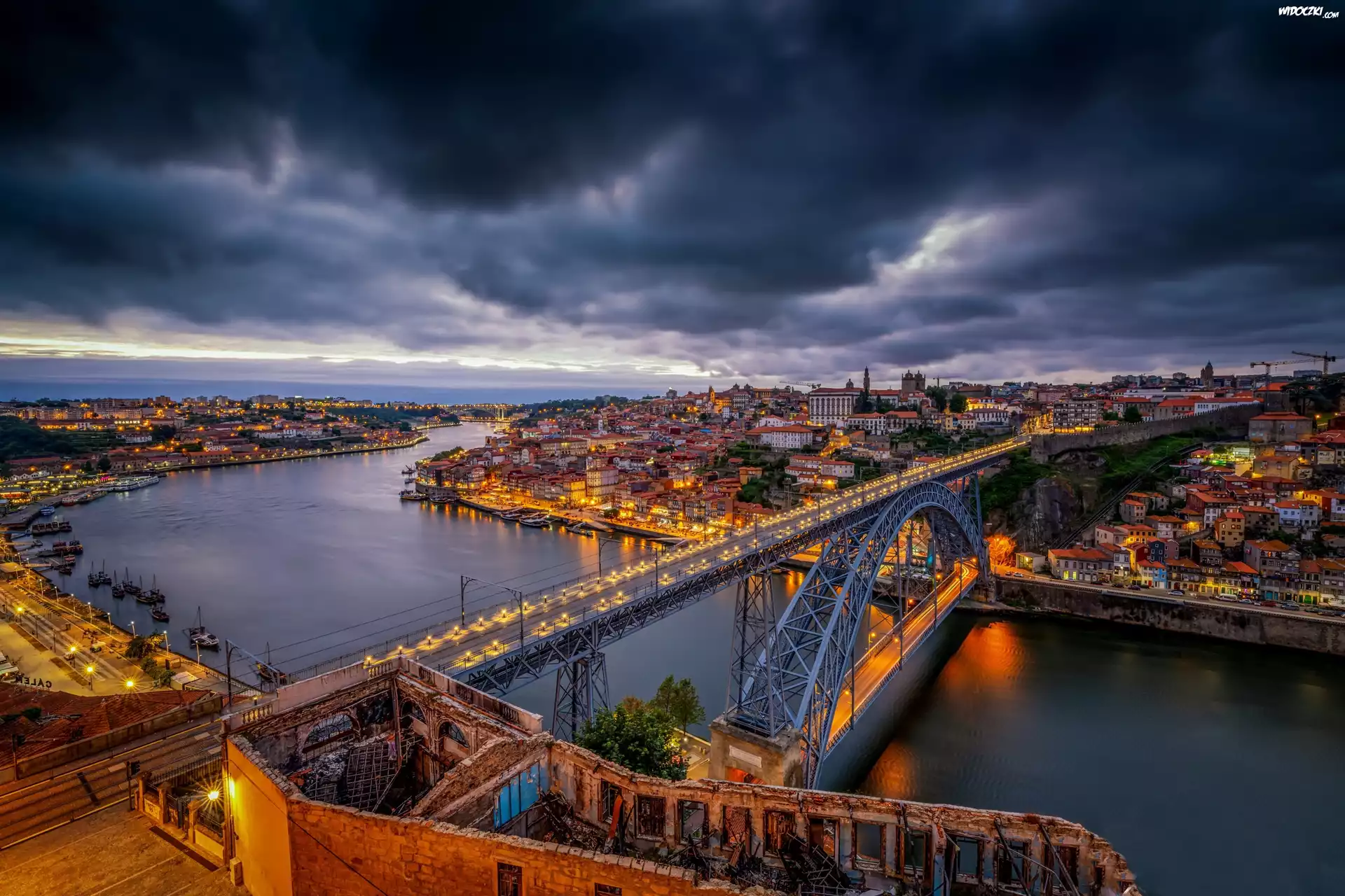 Portugalia, Porto, Rzeka Duero, Most Ponte Dom Luis I, Ciemne, Chmury