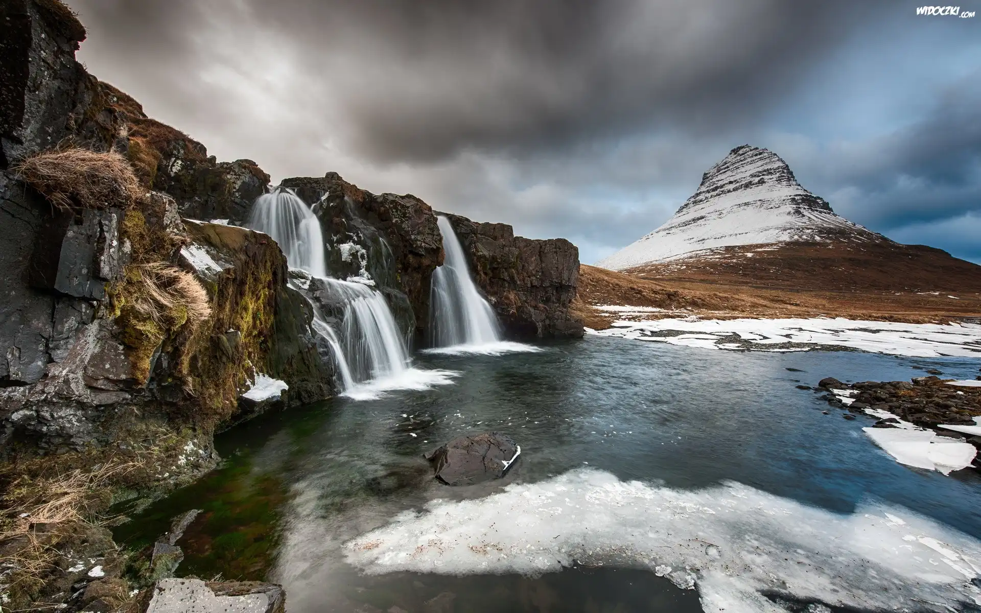 Islandia, Góra Kirkjufell, Wodospad Kirkjufellsfoss, Rzeka, Skały, Zima