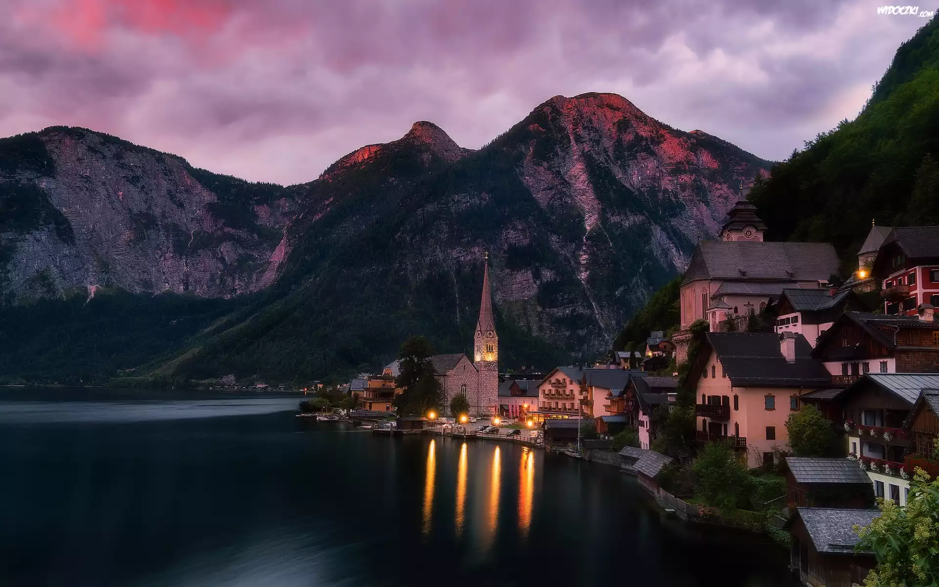Austria, Salzkammergut, Hallstatt, Kościół, Jezioro Hallstattersee, Domy, Góry