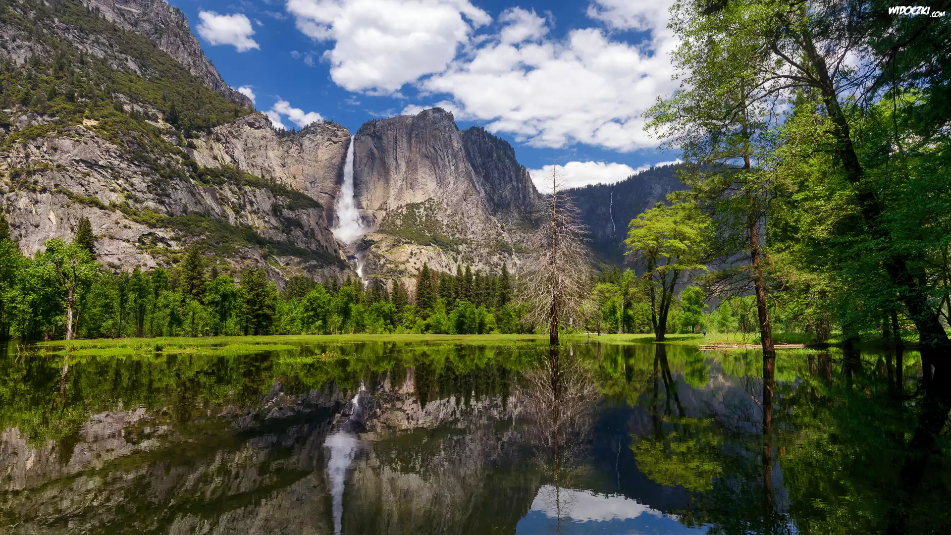 Park Narodowy Yosemite, Góry, Sierra Nevada, Wodospad Yosemite, Zielone, Drzewa, Rzeka, Kalifornia, Stany Zjednoczone