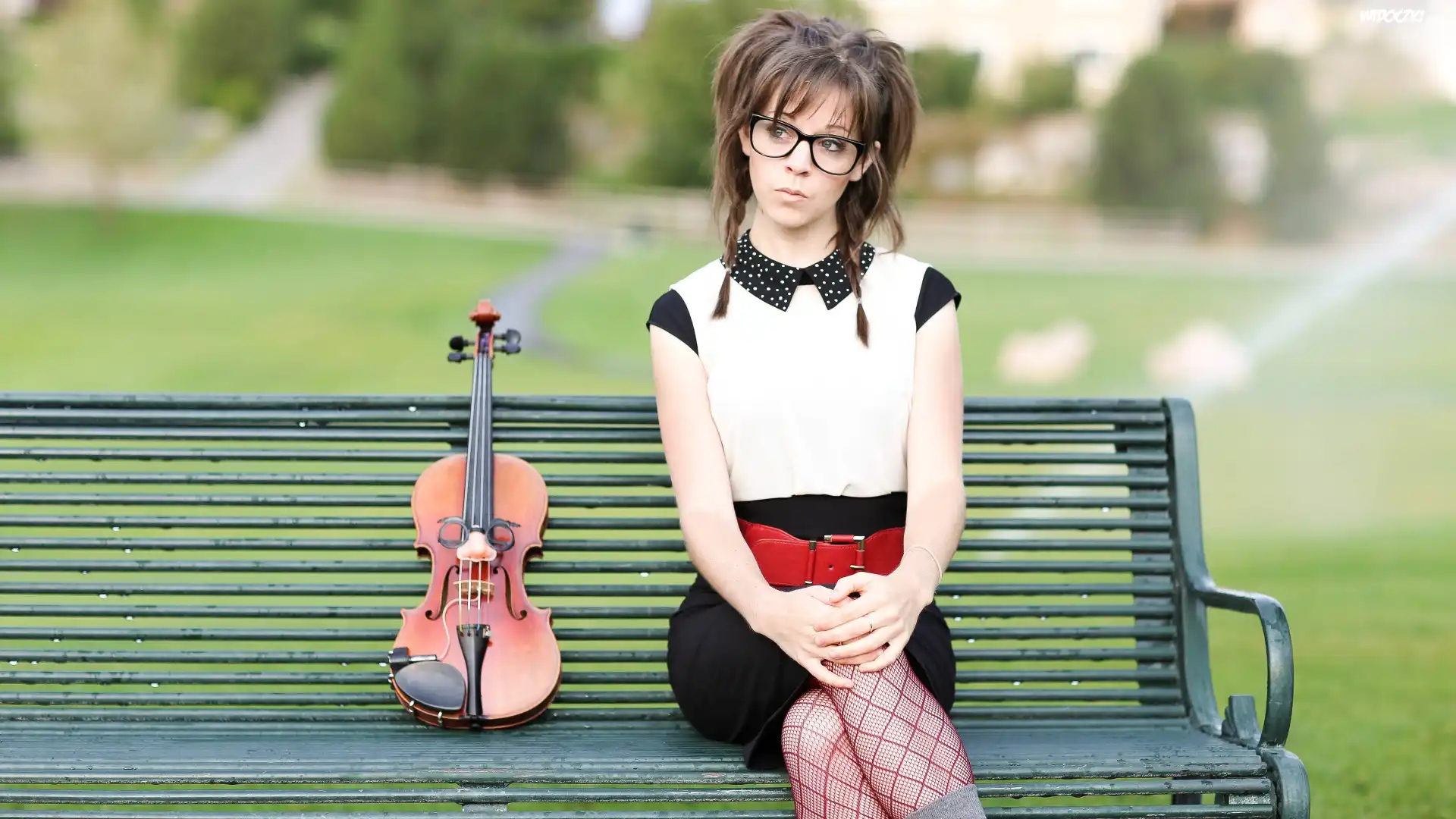 Skrzypce, Ławka, Lindsey Stirling, Okulary
