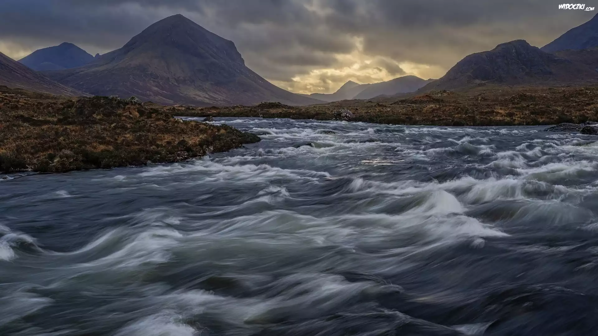 Góry, Rzeka, River Sligachan, Chmury, Szkocja