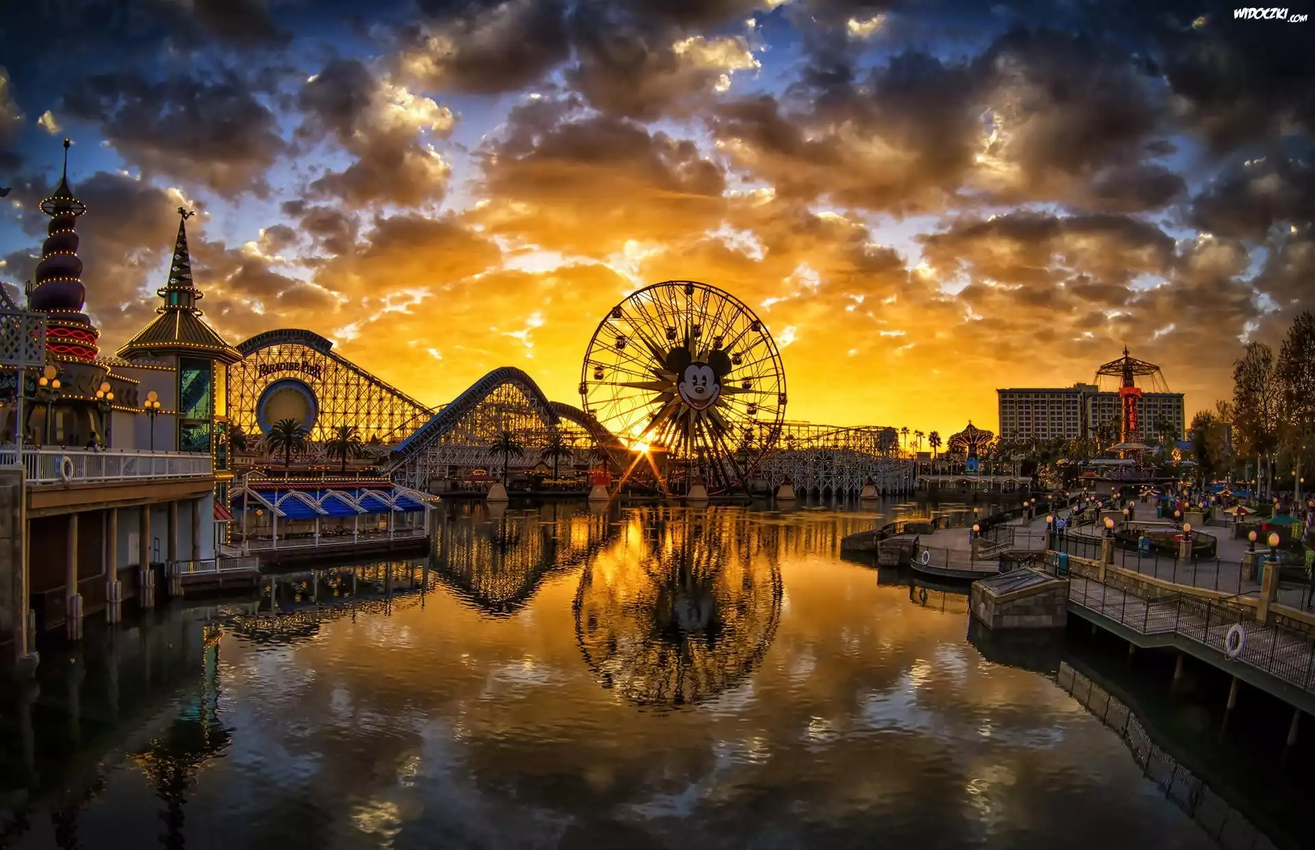 Stany Zjednoczone, Kalifornia, Anaheim, Disneyland, Diabelski młyn, Rzeka, Zachód słońca