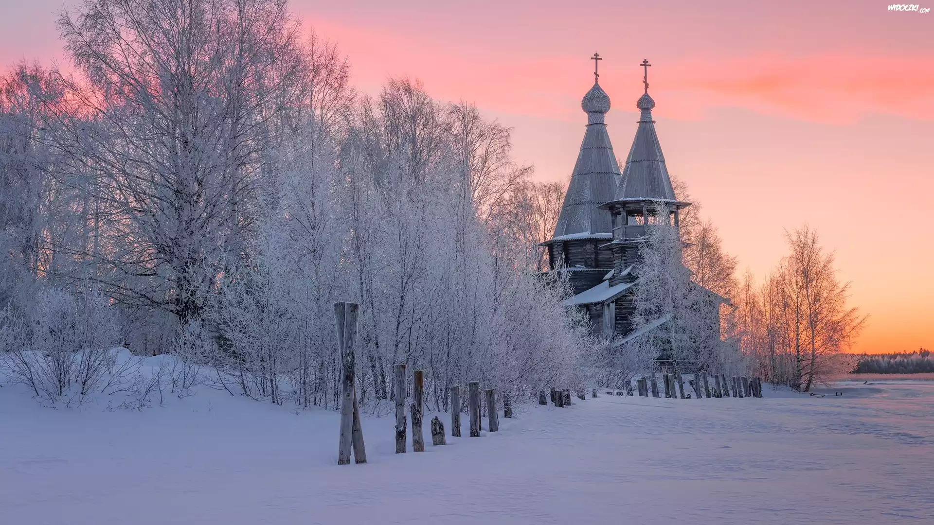 Rosja, Karelia, WieÅ› Chelmuzhi, Cerkiew, Drzewa, Zima, Åšnieg