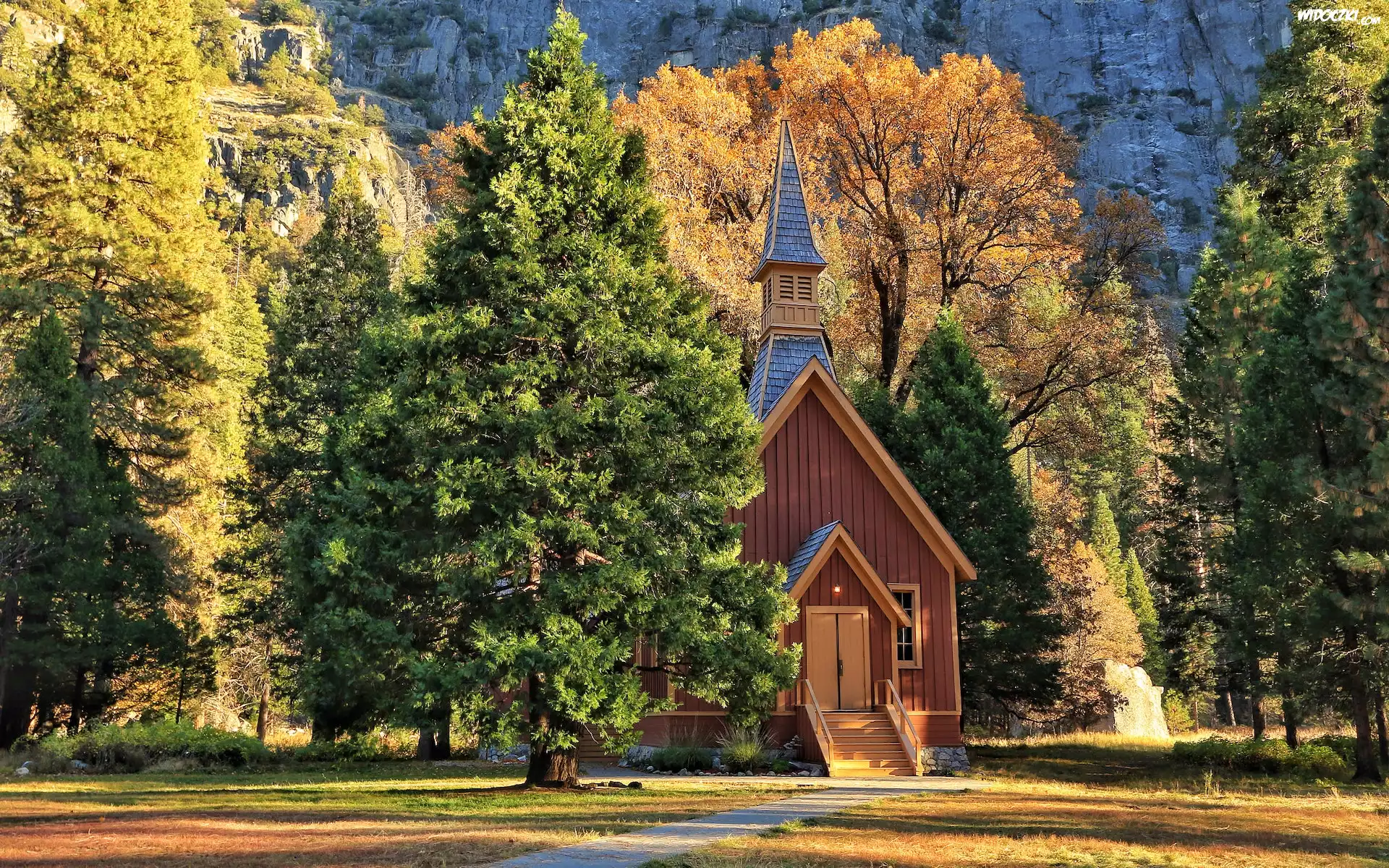 Stany Zjednoczone, Kalifornia, Park Narodowy Yosemite, Drzewa, Kaplica, Kościółek