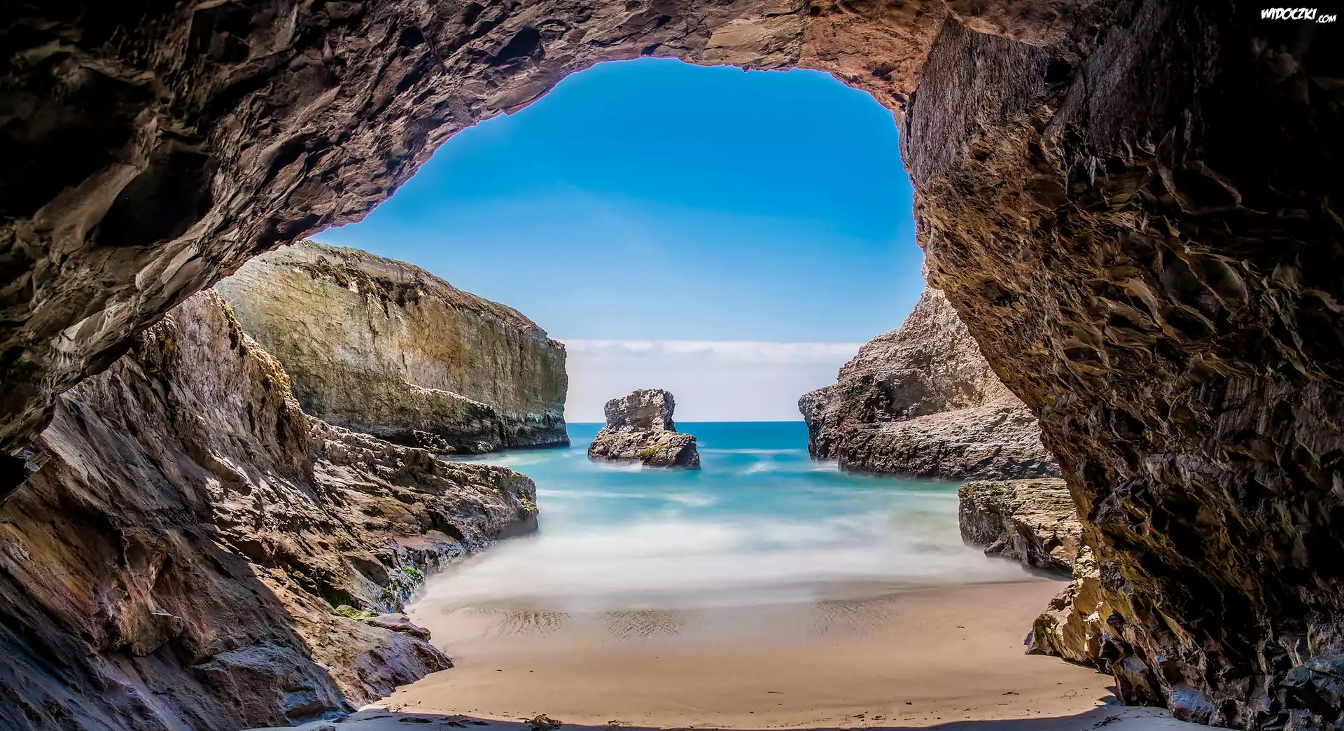 Stany Zjednoczone, Stan Kalifornia, Morze, Ocean Spokojny, Plaża Shark Fin Cove, Skały, Jaskinia
