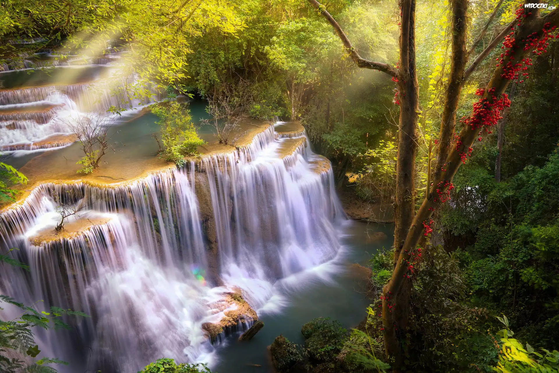 Tajlandia, Prowincja Kanchanaburi, Wodospad Huai Mae Khamin, Przebijające światło