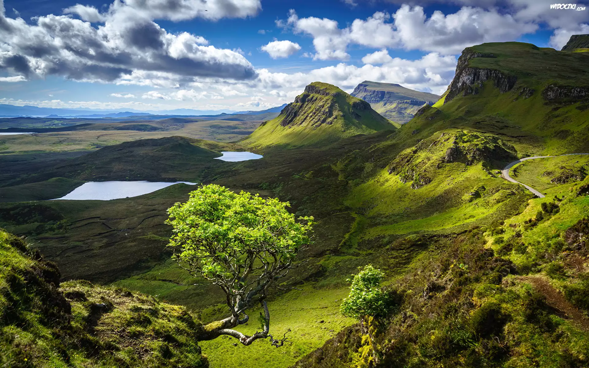 Góry, Jeziora, Zielone, Drzewo, Chmury, Wyspa Skye, Osuwisko, Quiraing, Szkocja