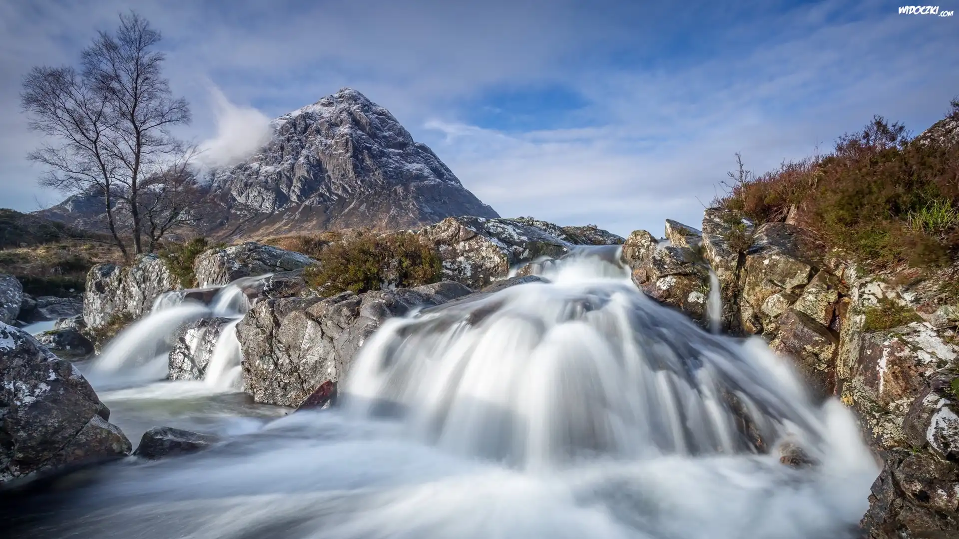 Szkocja, Region Highland, Dolina Glen Coe, Rzeka Coupall, Szczyt Buachaille Etive Mor, Góry, Skały, Drzewa, Rośliny