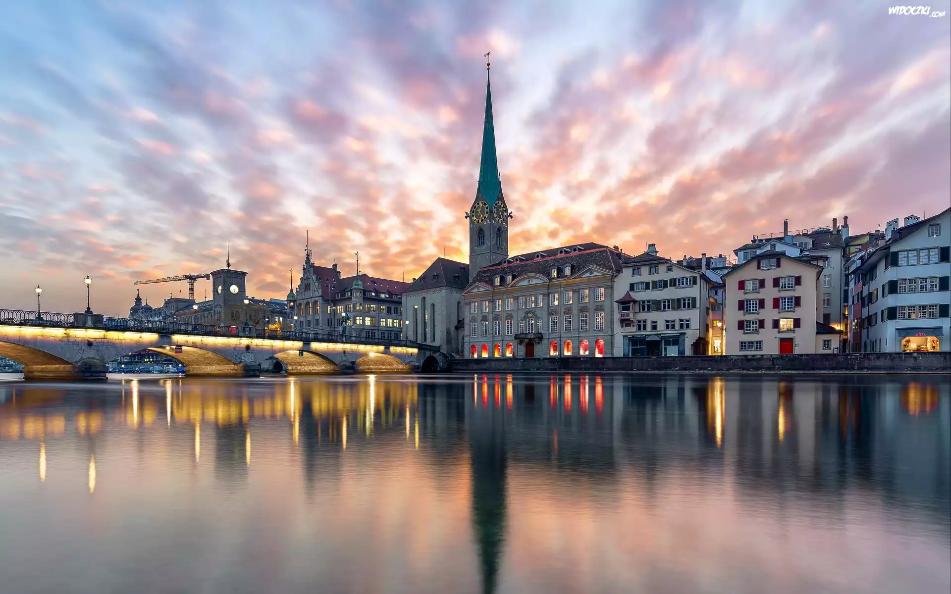 Rzeka Limmat, Most Munsterbrucke, Kościół Fraumunster, Domy, Zurych, Szwajcaria