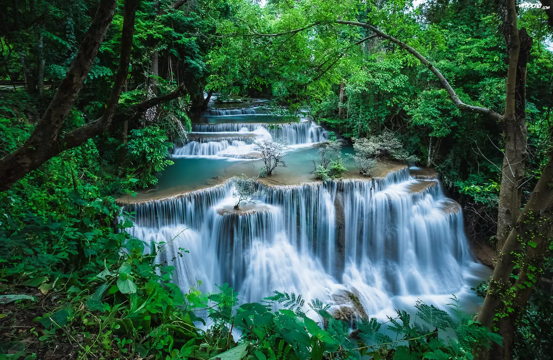 Wodospad Erawan, Kaskada, Drzewa, Park Narodowy Erawan, Prowincja Kanchanaburi, Tajlandia