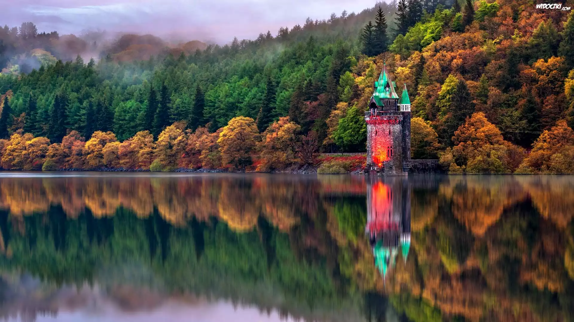 Walia, Hrabstwo Powys, Jezioro Lake Vyrnwy, Budowla, Wieża ciśnień, Jesień, Drzewa, Lass