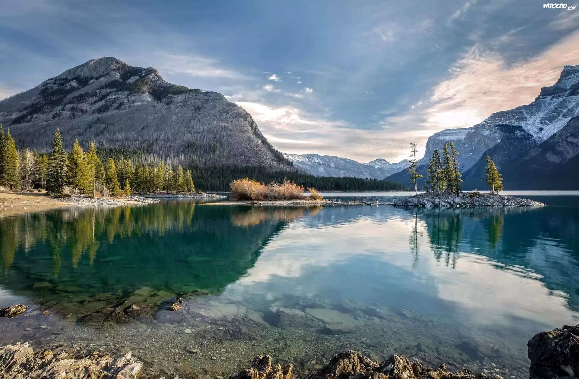 Kanada, Park Narodowy Banff, jezioro Lake Minnewanka, Góry, Jezioro, Świerki