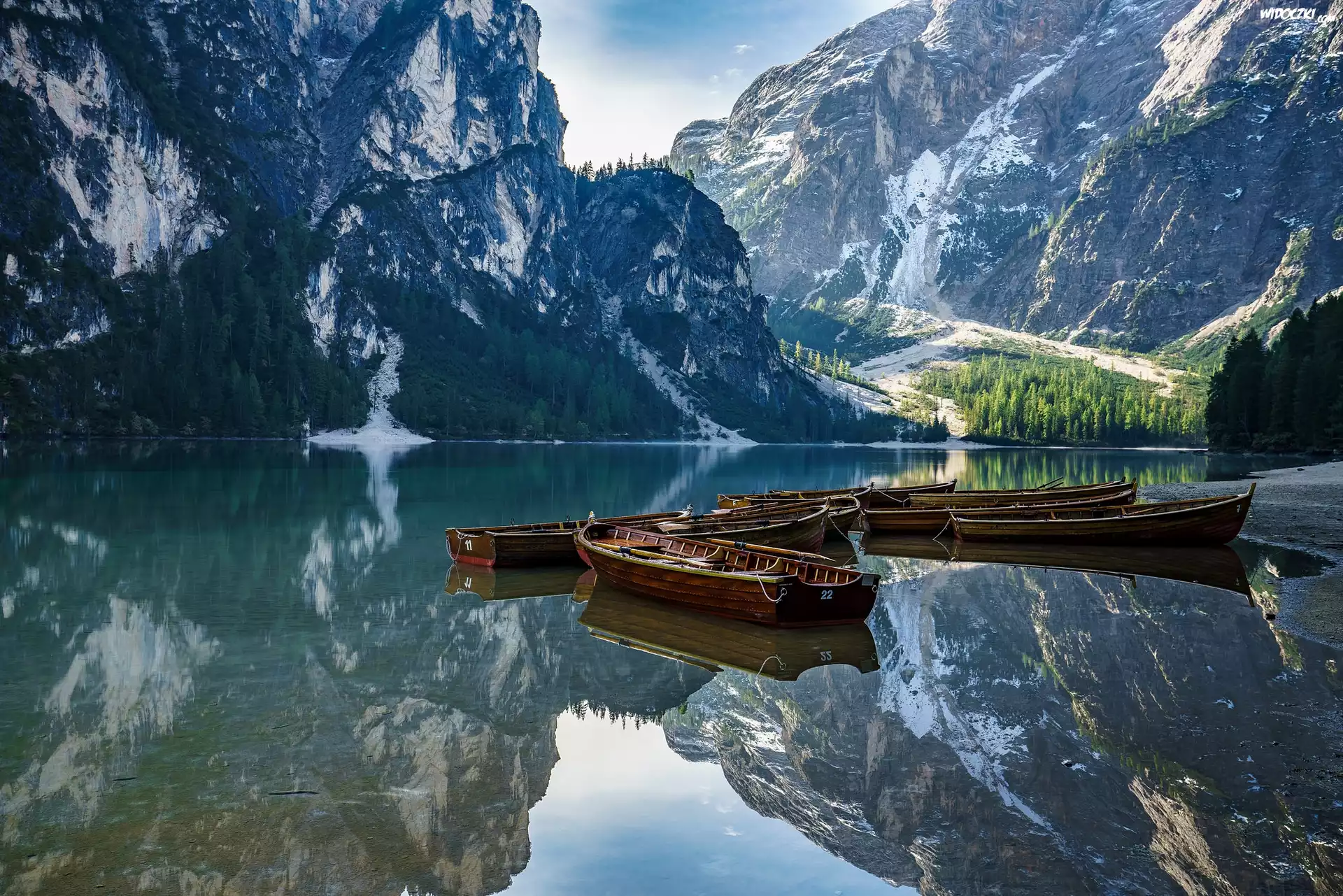 Włochy, Góry, Dolomity, Jezioro Braies, Łódki