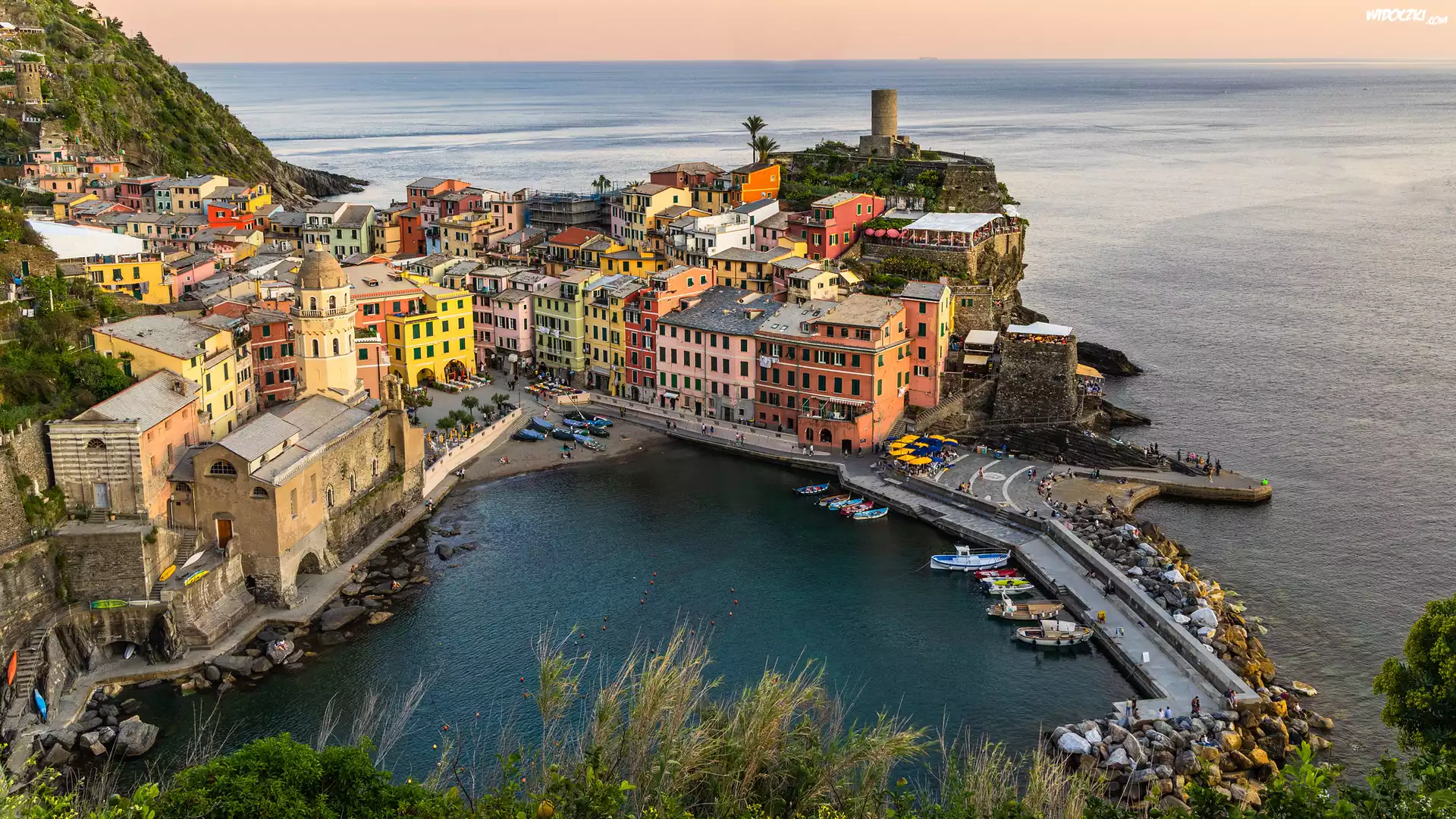 Domy, Vernazza, Region Cinque Terre, Morze Liguryjskie, Włochy