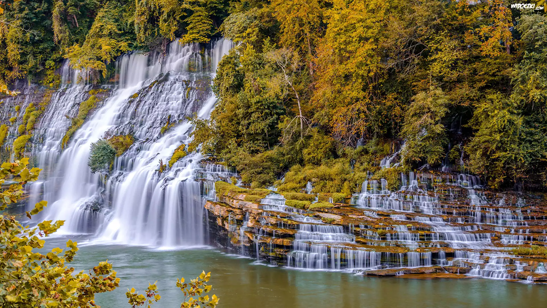 Wodospad Twin Falls, Park stanowy Rock Island State Park, Stan Tennessee, Stany Zjednoczone, Drzewa, Krzewy, Skały