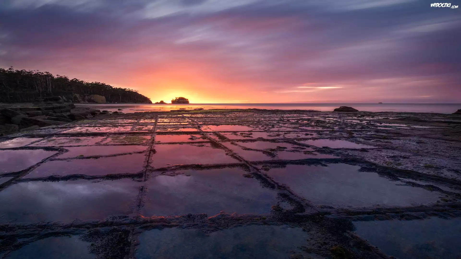 Wschód słońca, Morze, Mozaikowa skała, Tessellated Pavement,
Zatoka Piratów, Eaglehawk Neck, Tasmania, Australia
