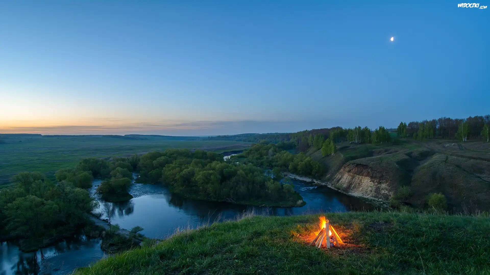 Wzgórza, Lasy, Rzeka, Łąki, Ognisko