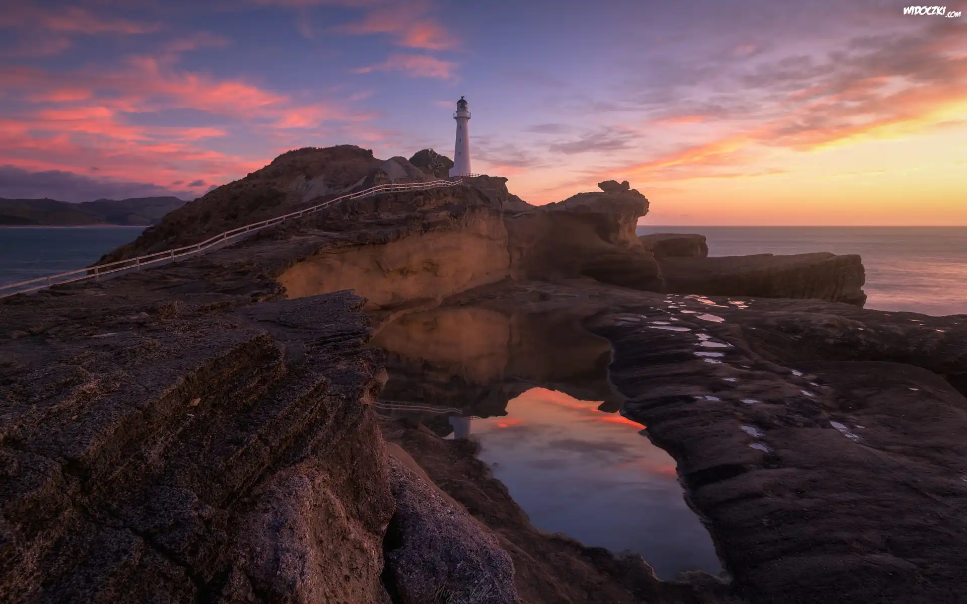 Morze, Skały, Latarnia morska, Castlepoint Lighthouse, Zachód słońca, Castlepoint, Nowa Zelandia