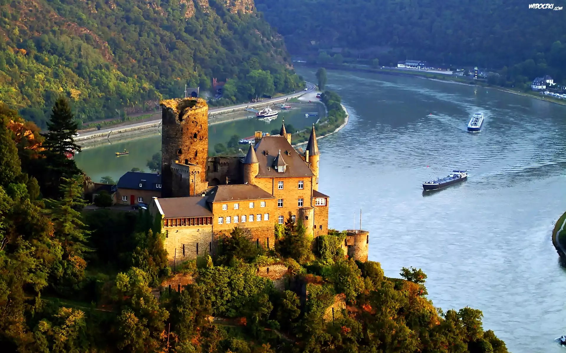 Zamek Katz, Burg Katz, Sankt Goarshausen, Rzeka Ren, Niemcy, Statki, Góry
