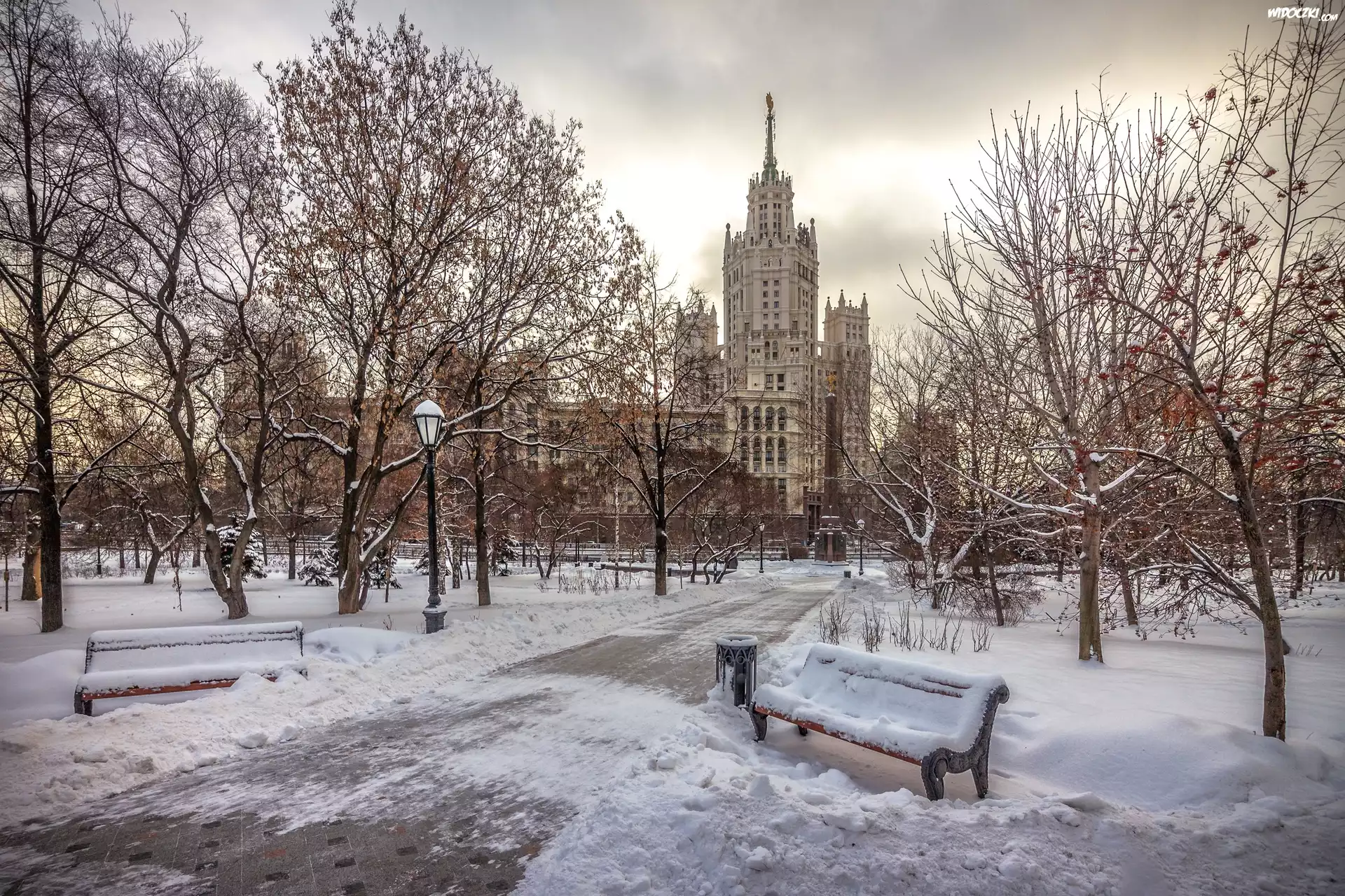 Zima, Moskwa, Uniwersytet, Park, Ławki, Śnieg