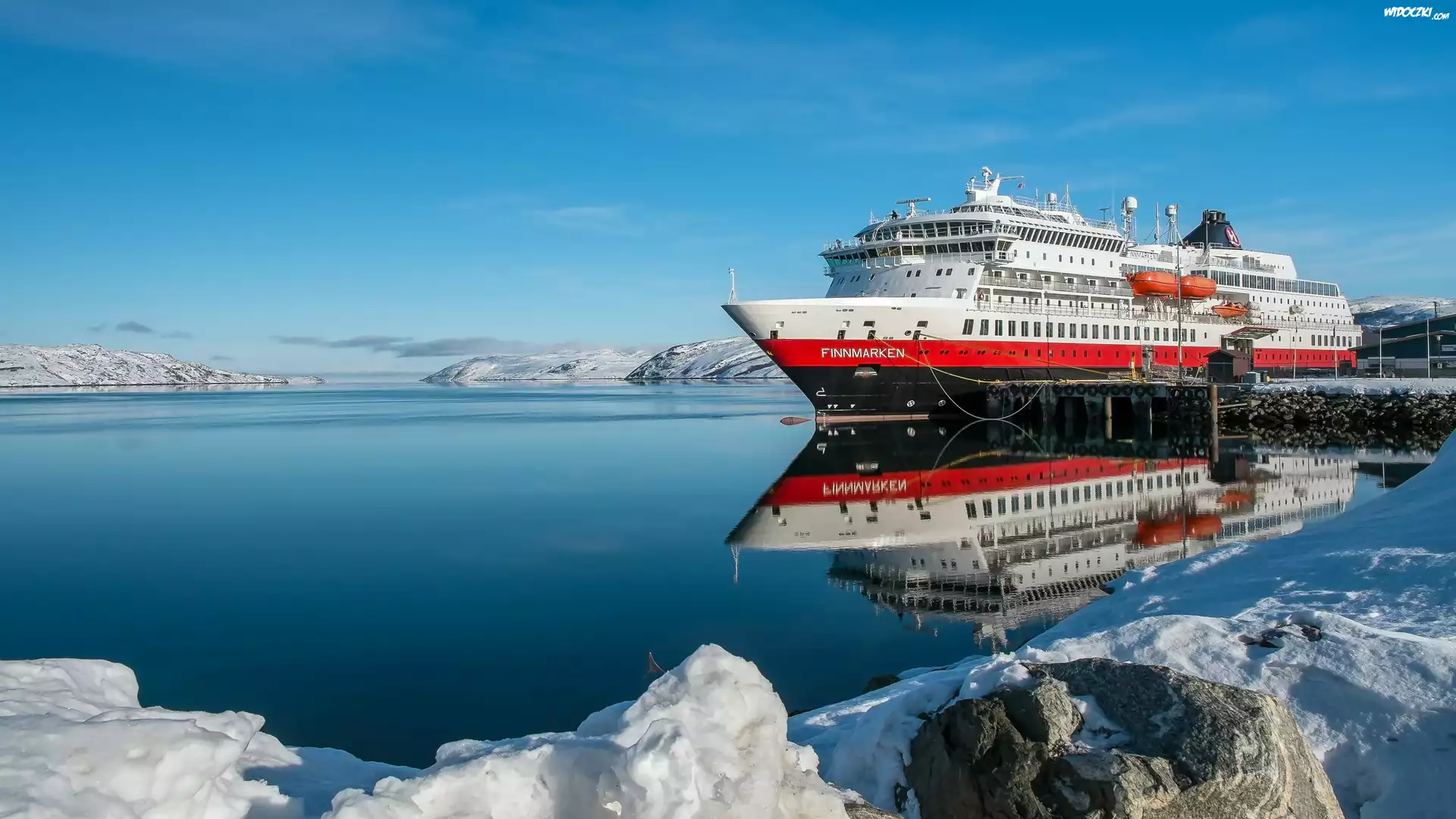 Norwegia, Morze Barentsa, Port Kirkenes, Statek pasażerski Finnmarken, Góry, Zima