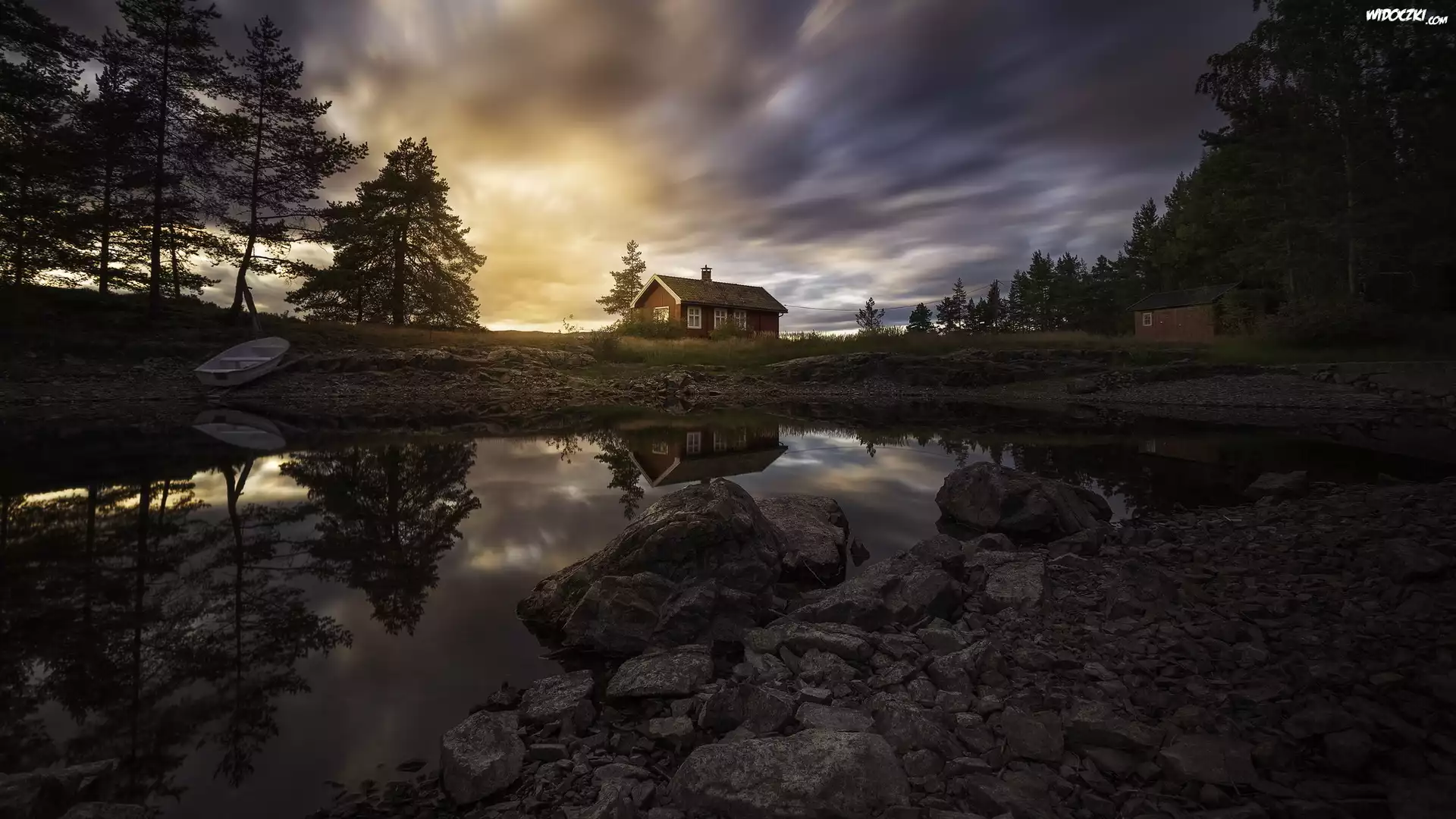 Norwegia, Ringerike, Jezioro Vaeleren, Kamienie, Dom, Łódka, Drzewa, Zmierzch